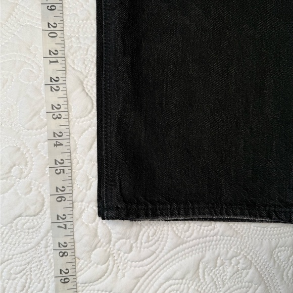 American Eagle Outfitters Women's High Rise Black Mom Jeans Size 18 - Picture 9 of 15